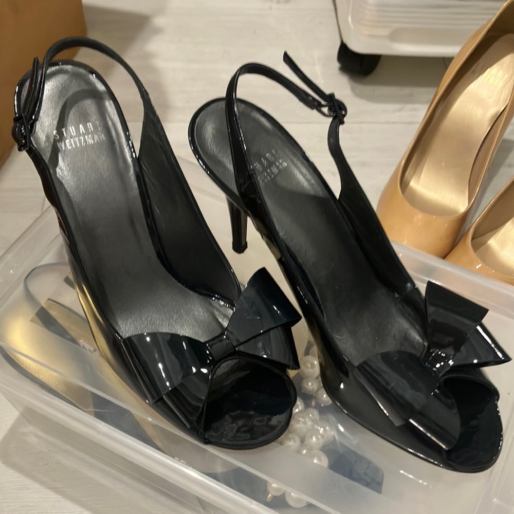 Stuart Weitzman Navy patent 8 1/2 M. Great condition. Now $42
